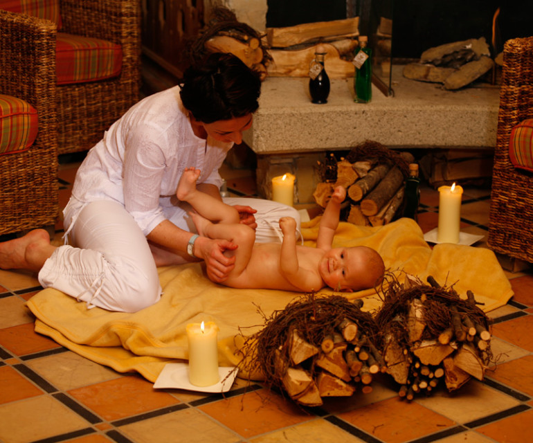 Die Alpenrose bietet auch Wellness für Babys an. © Leading Family Hotel & Resort Alpenrose