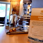 Stets frisches Wasser im Zimmer und kleine Aufmerksamkeiten. © Nina-Carissima Schönrock